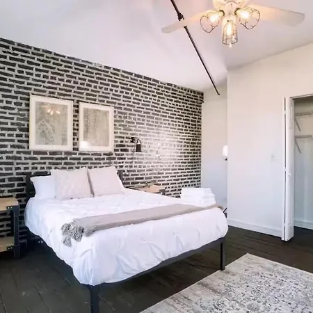 Spacious 4br Near Mccormick & Soldier Field Apartment