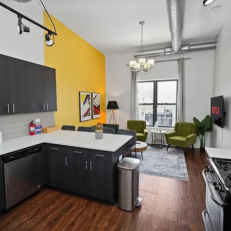 Business Leisure Smoke Ok 3br Near Mccormick Chicago