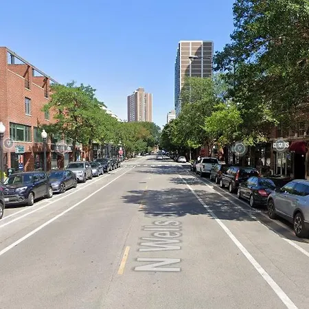 Updated 1 Bedroom In The Location! Chicago