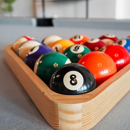 Spacious 6br Group Unit Near Mccormick & Lakefront Apartment *