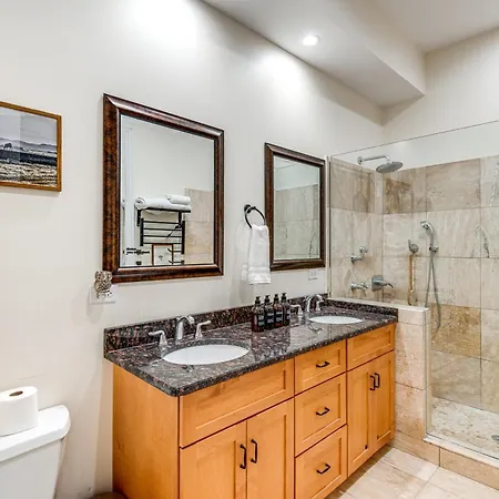 6 Mi To Dtwn: Dog-friendly W/ Hot Tub!