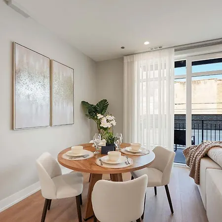 Modern By Med District With Parking & Laundry * Chicago