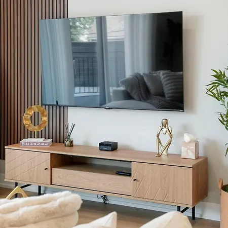 Modern By Med District With Parking & Laundry Apartment