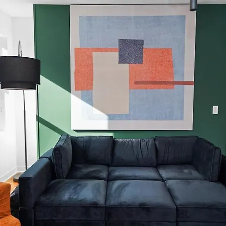 Apartment Pilsen 6br Getaway With Game Room, Gym & Paid Parking Near Soldier Field & Mccormick Place *