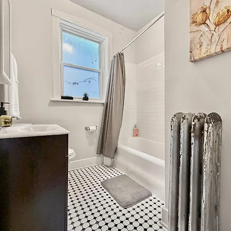 3br Spacious In - Newgard Rep Apartment