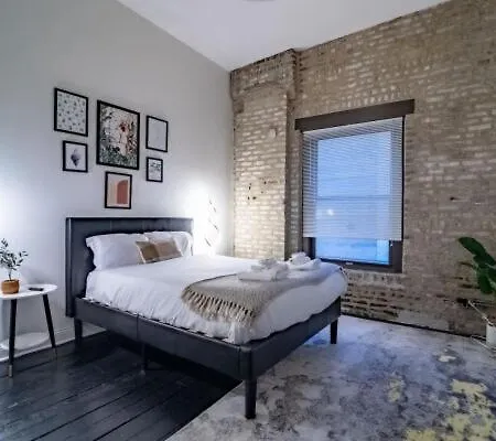 Apartment Luxury 5br South Loop, Mccormick Place, Pool Table