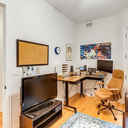 Holiday home 6 Mi To Dtwn: Dog-friendly W/ Hot Tub!