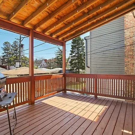 2 Bed Near Ohare - Free Garage Parking - Quiet * Chicago