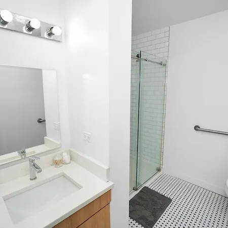 Stylish 4br South Loop Near Mccormick Plaza Apartment Chicago