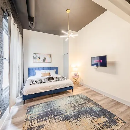 Apartment Luxury 5br W/ King Bed & Pool Table Near Chinatown