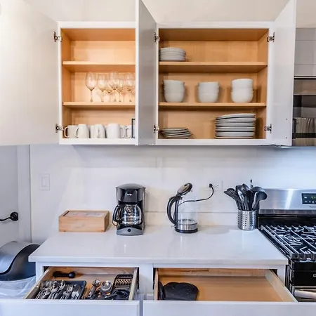 Luxury 5br W/ King Bed & Pool Table Near Chinatown * Chicago