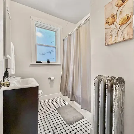 3br Spacious In - Newgard Rep *