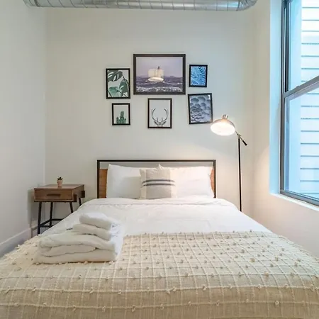Spacious 3br 420-friendly | Mccormick & Uic Campus Chicago