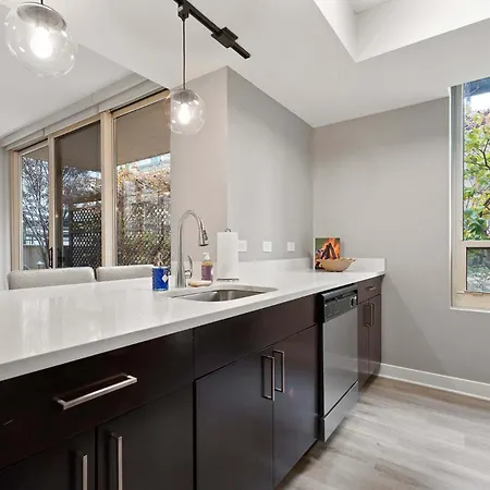 The Bernadin- Designer 3br Center With Balcony Apartment