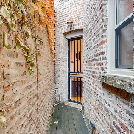 6 Mi To Dtwn: Dog-friendly W/ Hot Tub! Chicago
