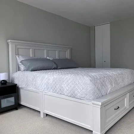 Apartment River North Magnificent Mile Condo, And Views, 43rd Floor Corner, Parking Included! *