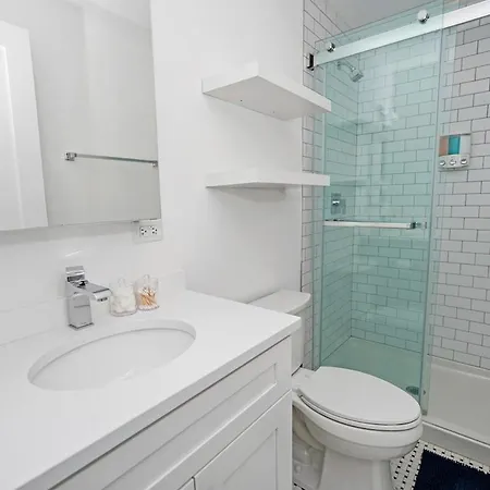 Pilsen 6br Getaway With Game Room, Gym & Paid Parking Near Soldier Field & Mccormick Place * Chicago