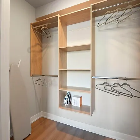 Modern By Med District With Parking & Laundry Apartment *