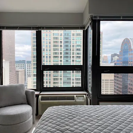 River North Magnificent Mile Condo, And Views, 43rd Floor Corner, Parking Included! *
