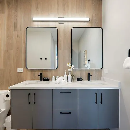 Apartment Modern By Med District With Parking & Laundry *