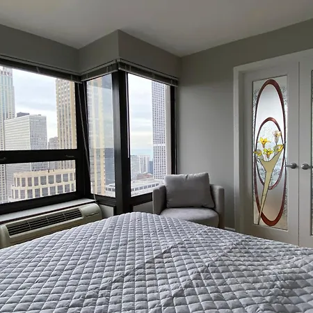 River North Magnificent Mile Condo, And Views, 43rd Floor Corner, Parking Included!