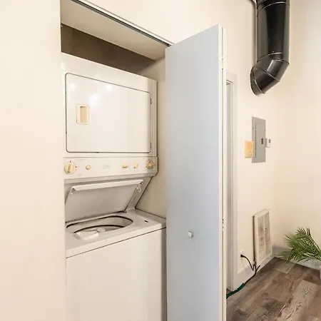 Luxury 5br W/ King Bed & Pool Table Near Chinatown Chicago