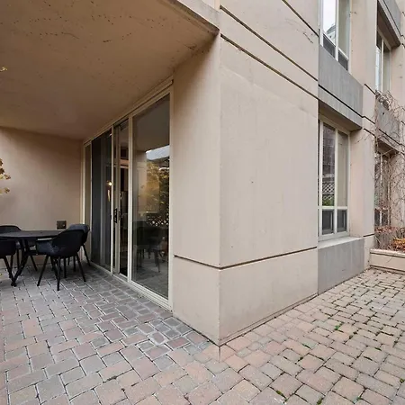 The Bernadin- Designer 3br Center With Balcony * Chicago