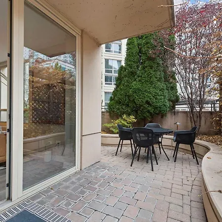 The Bernadin- Designer 3br Center With Balcony *