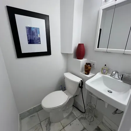 Private 2br 2ba Heart Of Boystown Walk To Wrigley * Chicago