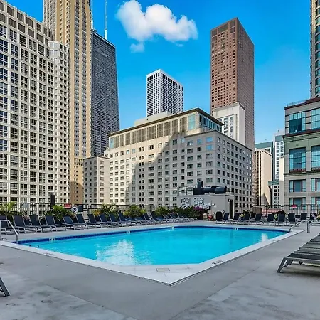 Apartment River North Magnificent Mile Condo, And Views, 43rd Floor Corner, Parking Included!
