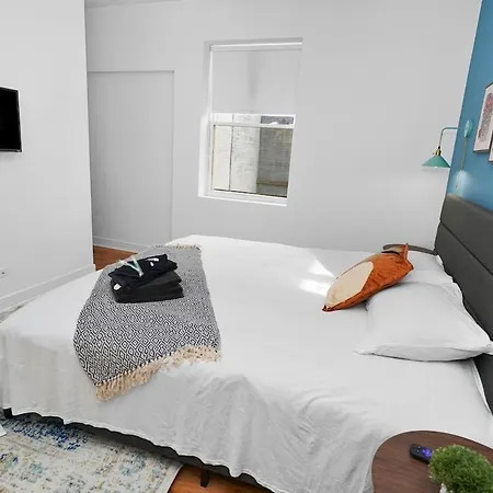 Apartment Pilsen 6br Getaway With Game Room, Gym & Paid Parking Near Soldier Field & Mccormick Place *