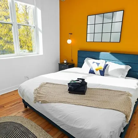 Pilsen 6br Getaway With Game Room, Gym & Paid Parking Near Soldier Field & Mccormick Place Apartment Chicago