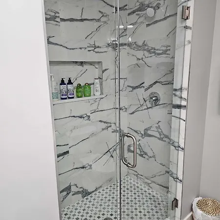Updated 3 Bedroom Downtown Pilsen Apartment *