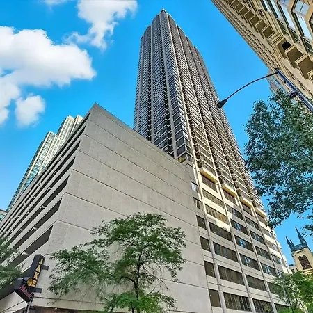 River North Magnificent Mile Condo, And Views, 43rd Floor Corner, Parking Included! Apartment Chicago