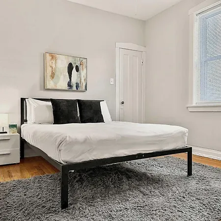 3br Spacious In - Newgard Rep Apartment Chicago