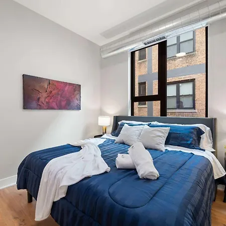 2bd 2ba Condo- Steps To With Gym & Parking *