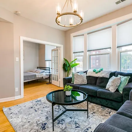 Apartment Logan Sq 4br - Free Parking - Near Nightlife & Dt *