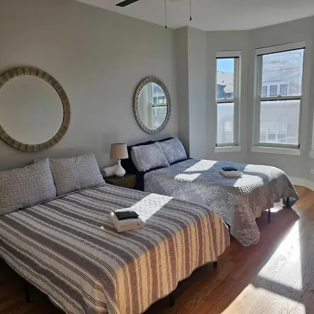 Updated 3 Bedroom Downtown Pilsen