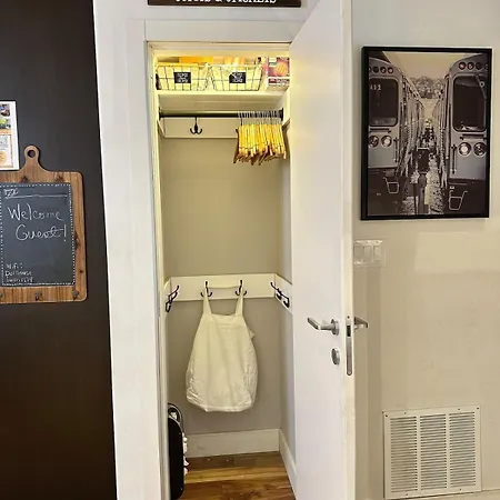 Apartment 2level Duplex With Jaccuzi-gem In 4bd&3ba *