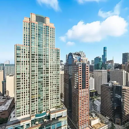 Apartment River North Magnificent Mile Condo, And Views, 43rd Floor Corner, Parking Included!