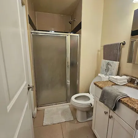 Apartment Gold Coast Downtown Sleeps 20