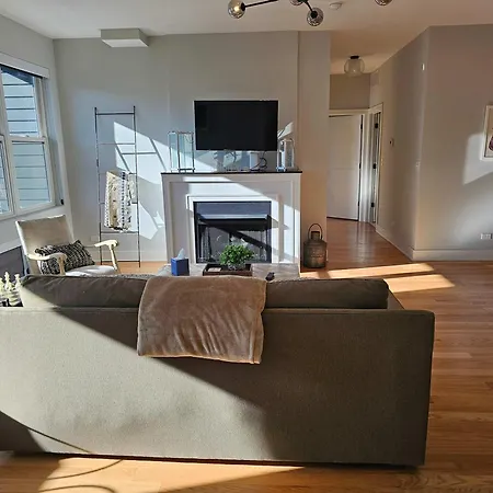 Updated 3 Bedroom Downtown Pilsen Chicago