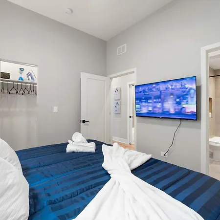 Apartment 2bd 2ba Condo- Steps To With Gym & Parking *