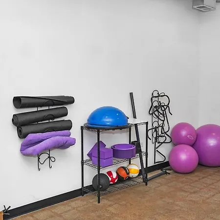 Pilsen 6br Getaway With Game Room, Gym & Paid Parking Near Soldier Field & Mccormick Place Chicago