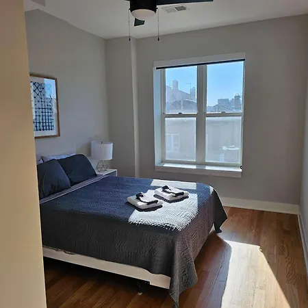 Updated 3 Bedroom Downtown Pilsen *