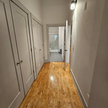 Apartment 4 Bedroom Sleeps 20 People *