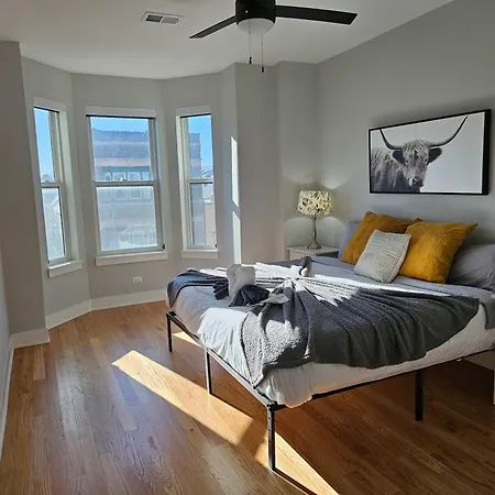 Updated 3 Bedroom Downtown Pilsen *