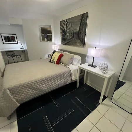 Private 2br 2ba Heart Of Boystown Walk To Wrigley Chicago