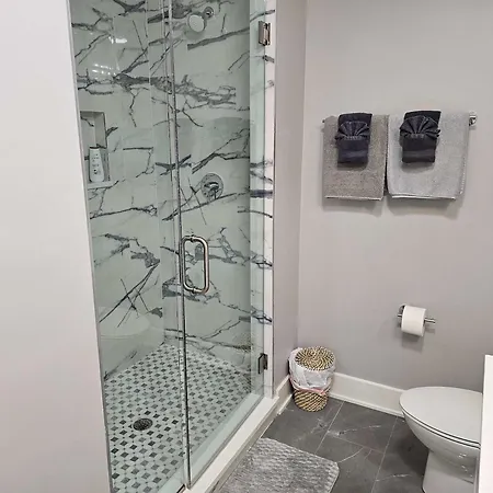 Updated 3 Bedroom Downtown Pilsen Apartment *