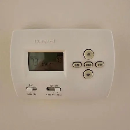 4 Bedroom Sleeps 20 People Chicago